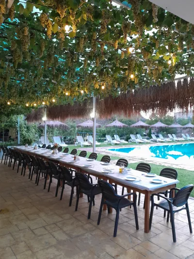 Bar restaurant "Kompleksi Holta"