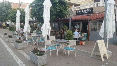 Friends Bar-Restaurant