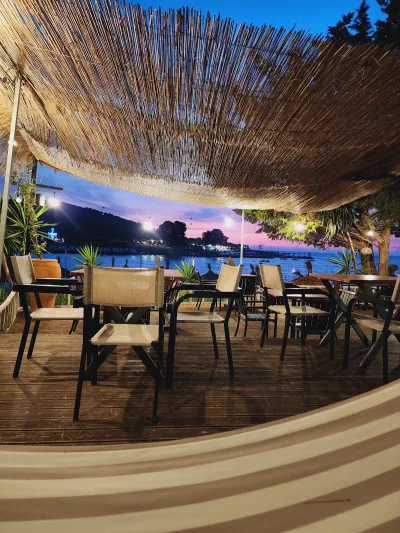 Manta Beach Bar and Restaurant