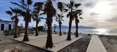 Nelsy walkbeach