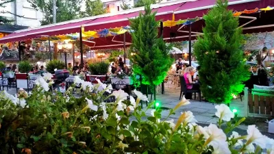 ISOLA Bar Cafe