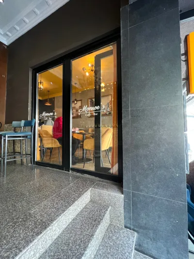 Monroe's Caffe - Bar