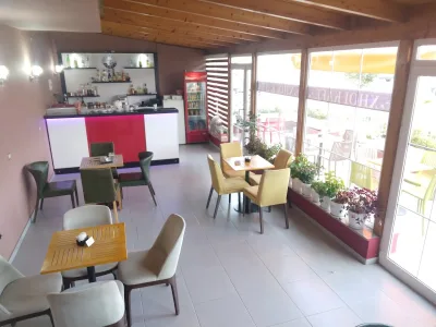 XHOI KAFE