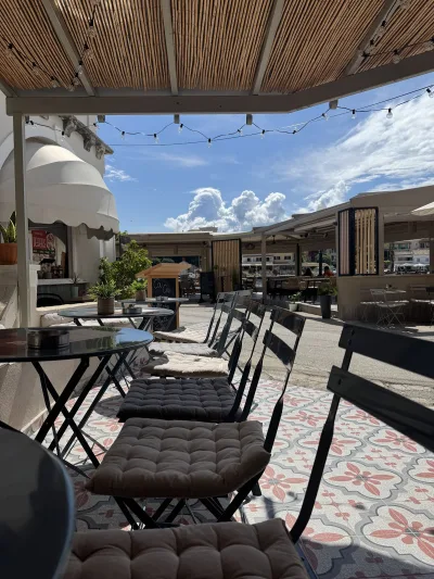 Cou Cou apparel bar