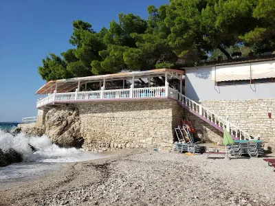Hotel Zhironi
