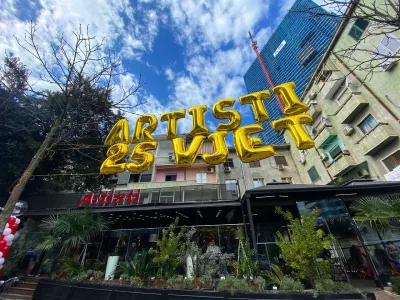 Artisti Lounge & Restaurant