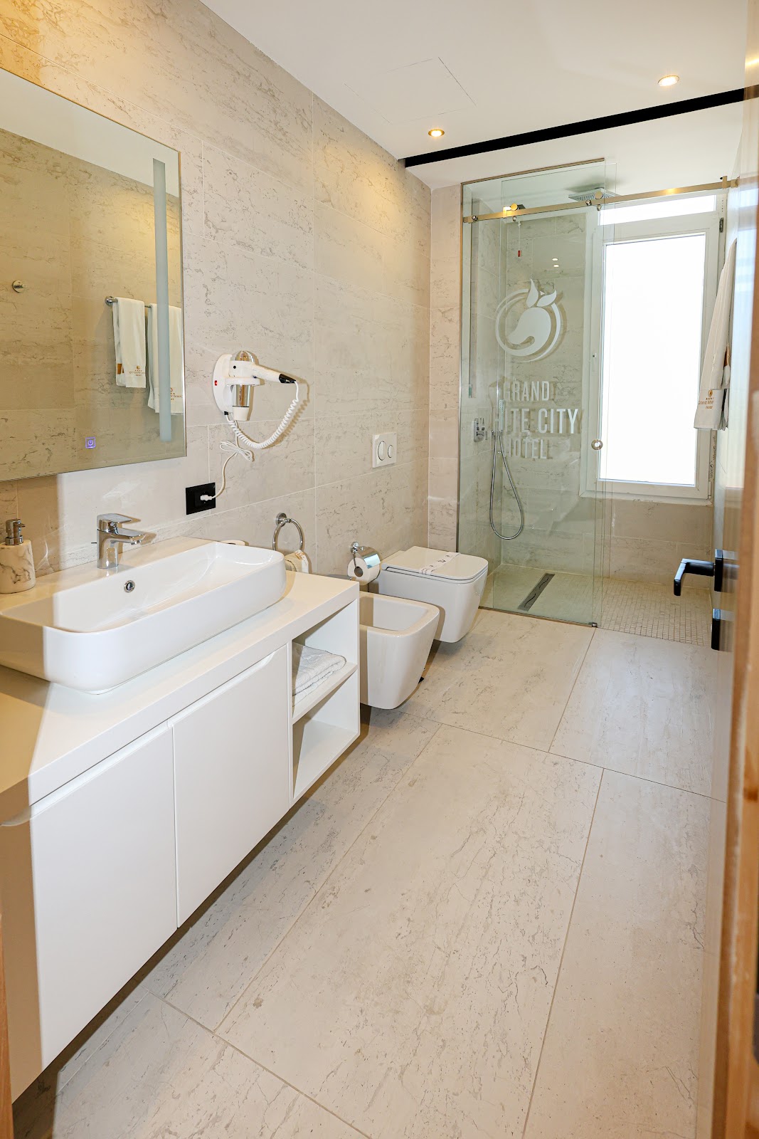 Hotel & Restaurant Grand White City Berat Albania photo 3