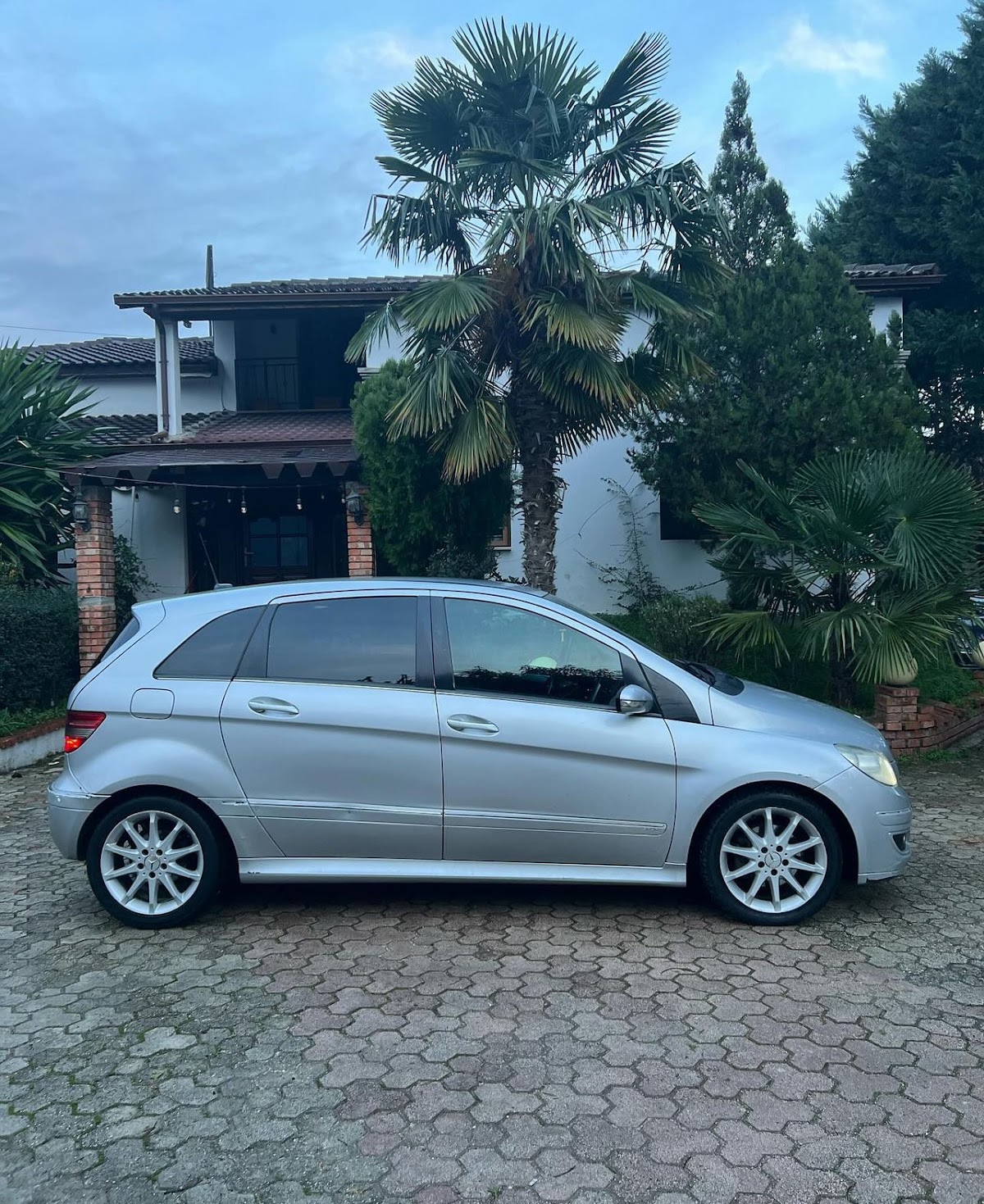 Rental Nikol Berat photo 3