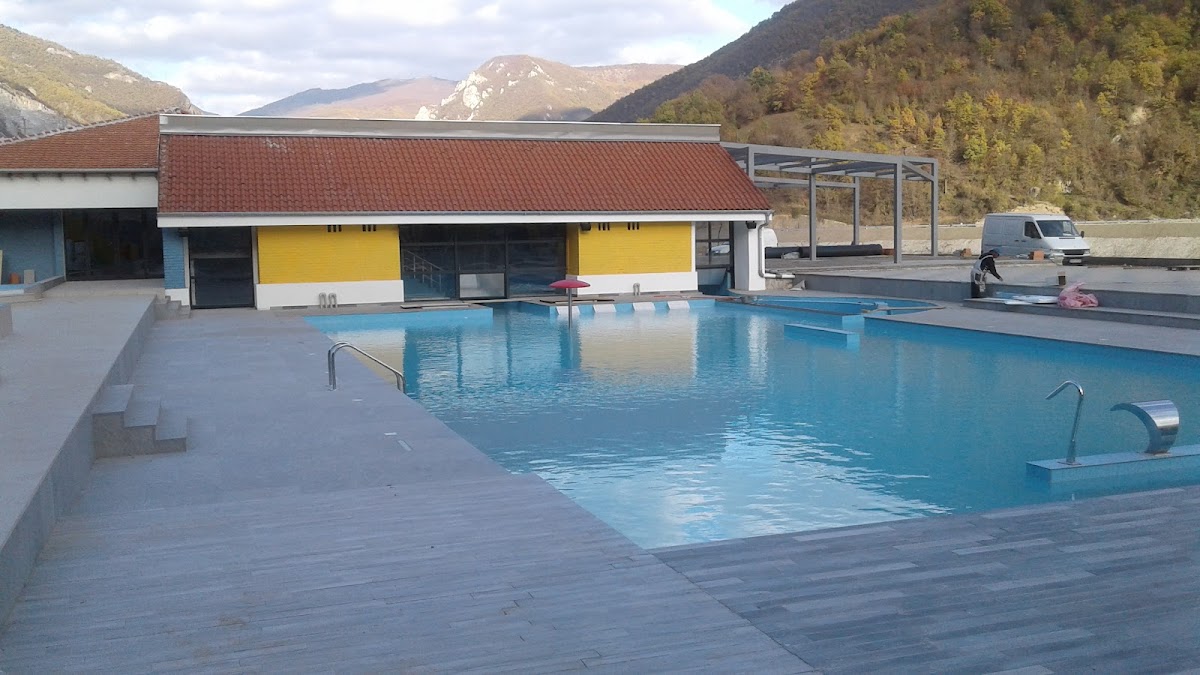 Darmian Hostel