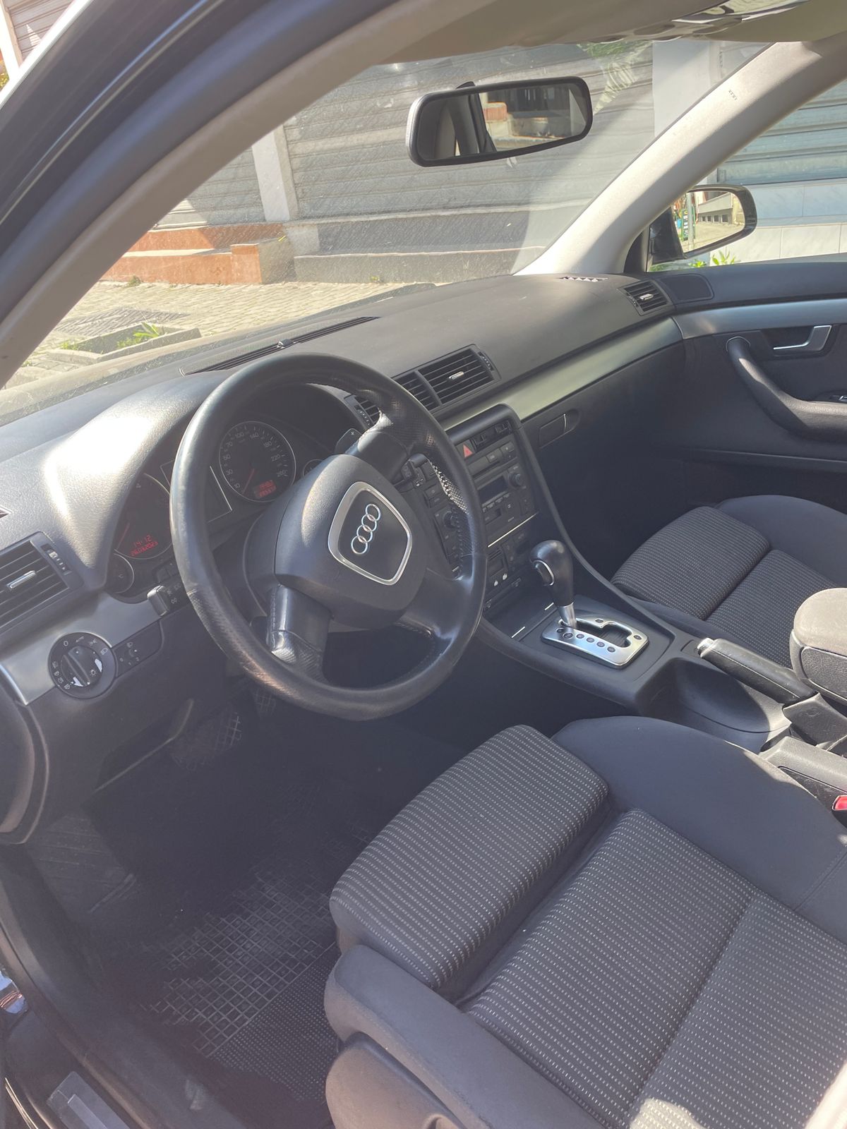 Caushi car rental photo 3