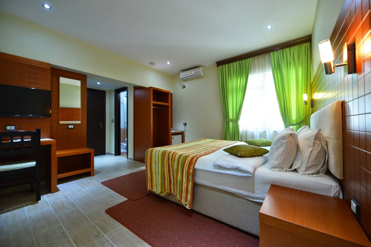 City Hotel photo 3