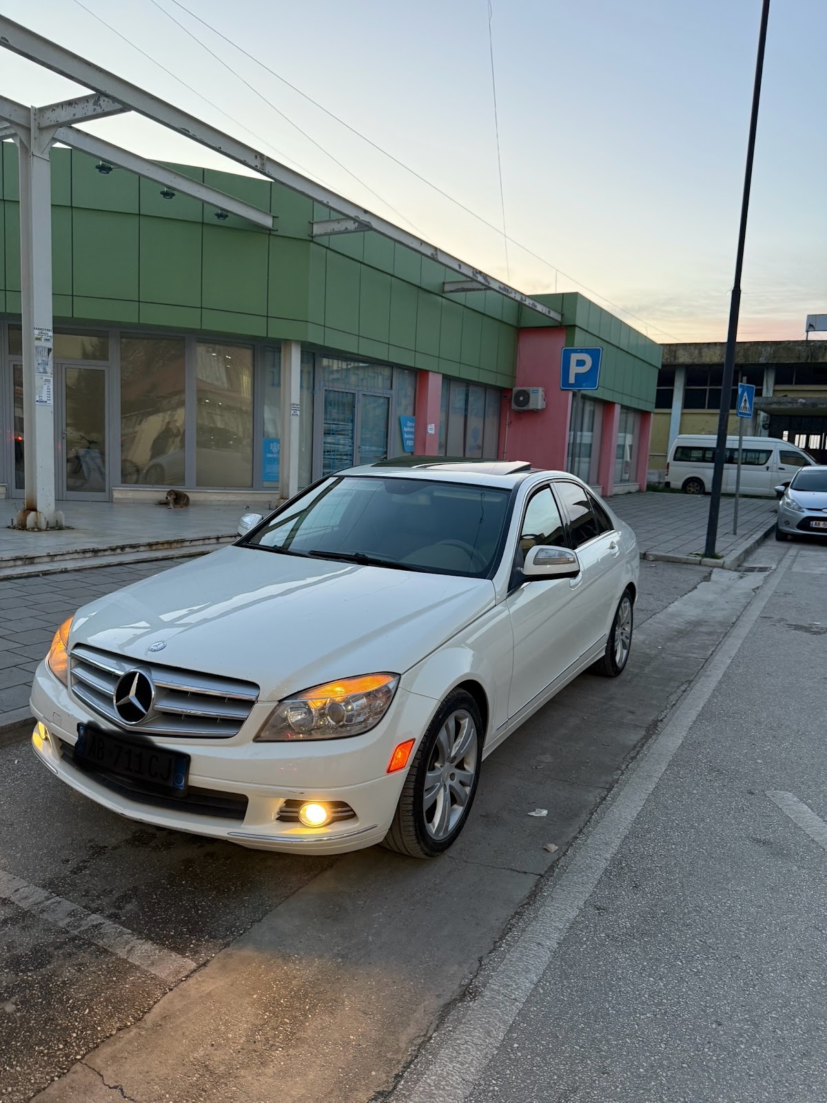Makina Me Qera Station Fier — Makina me Qira në Fier — photo 3