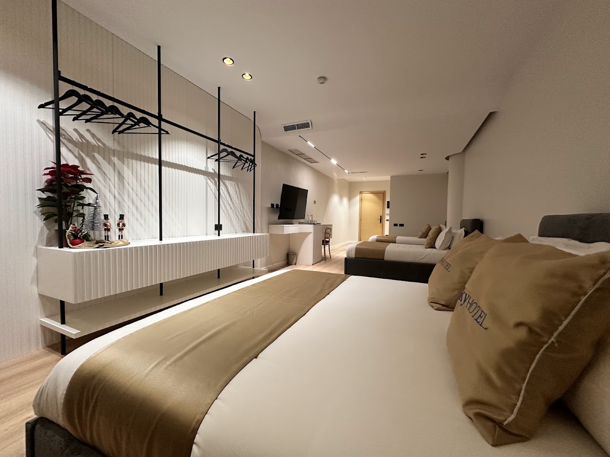 Sky 2 Hotel photo 2