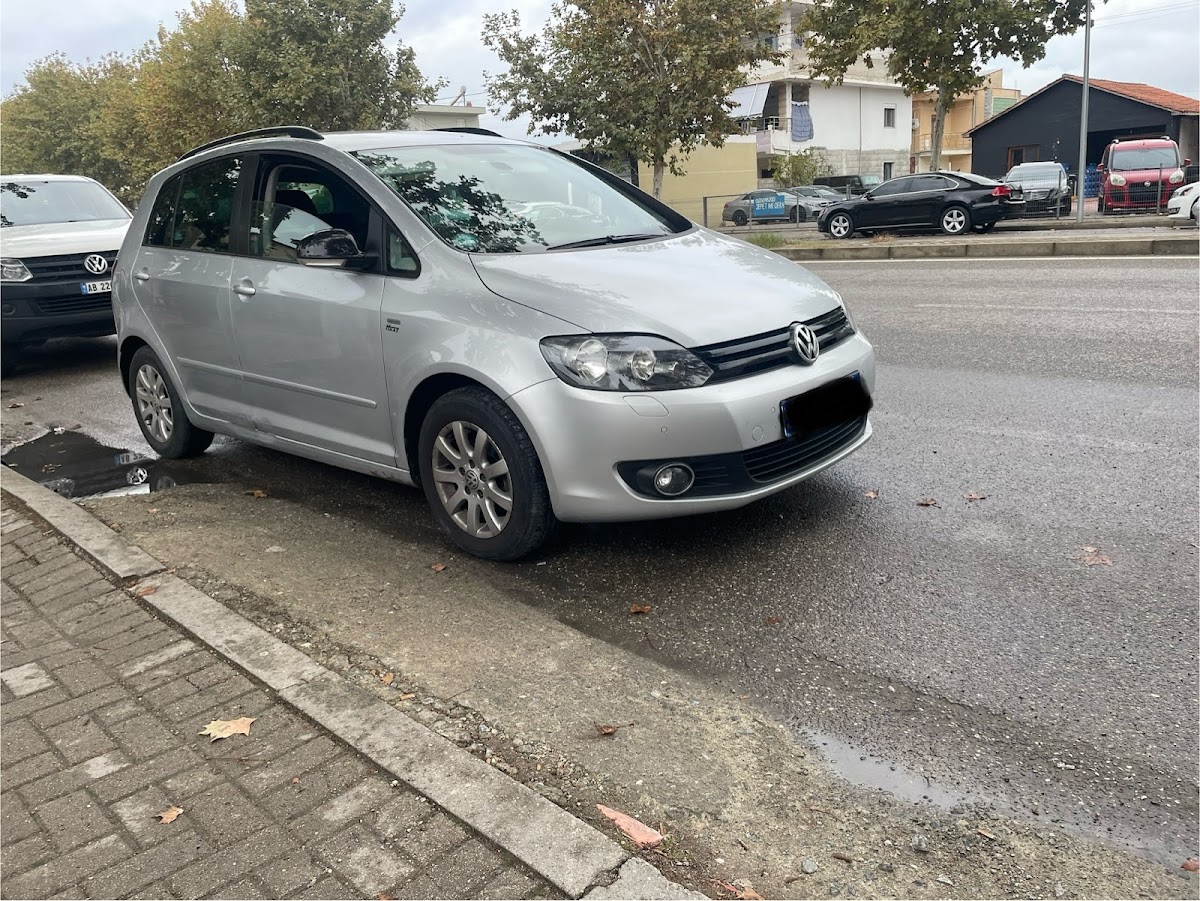 Sterna makina me qera rent a car rental noleggio auto Autovermietung Alquiler de coches wynajem samochodów photo 3