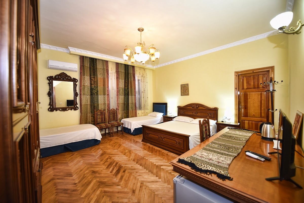 Rose Garden Hotel photo 2