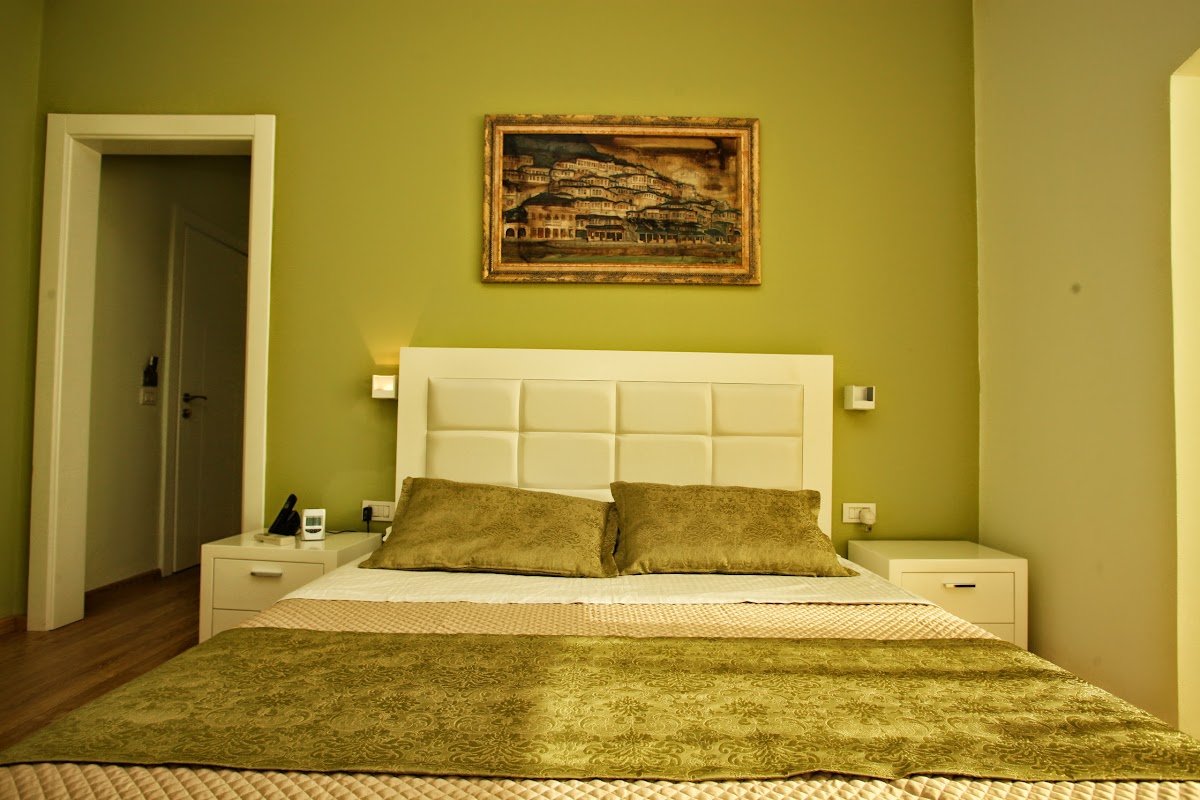 White City Hotel photo 2