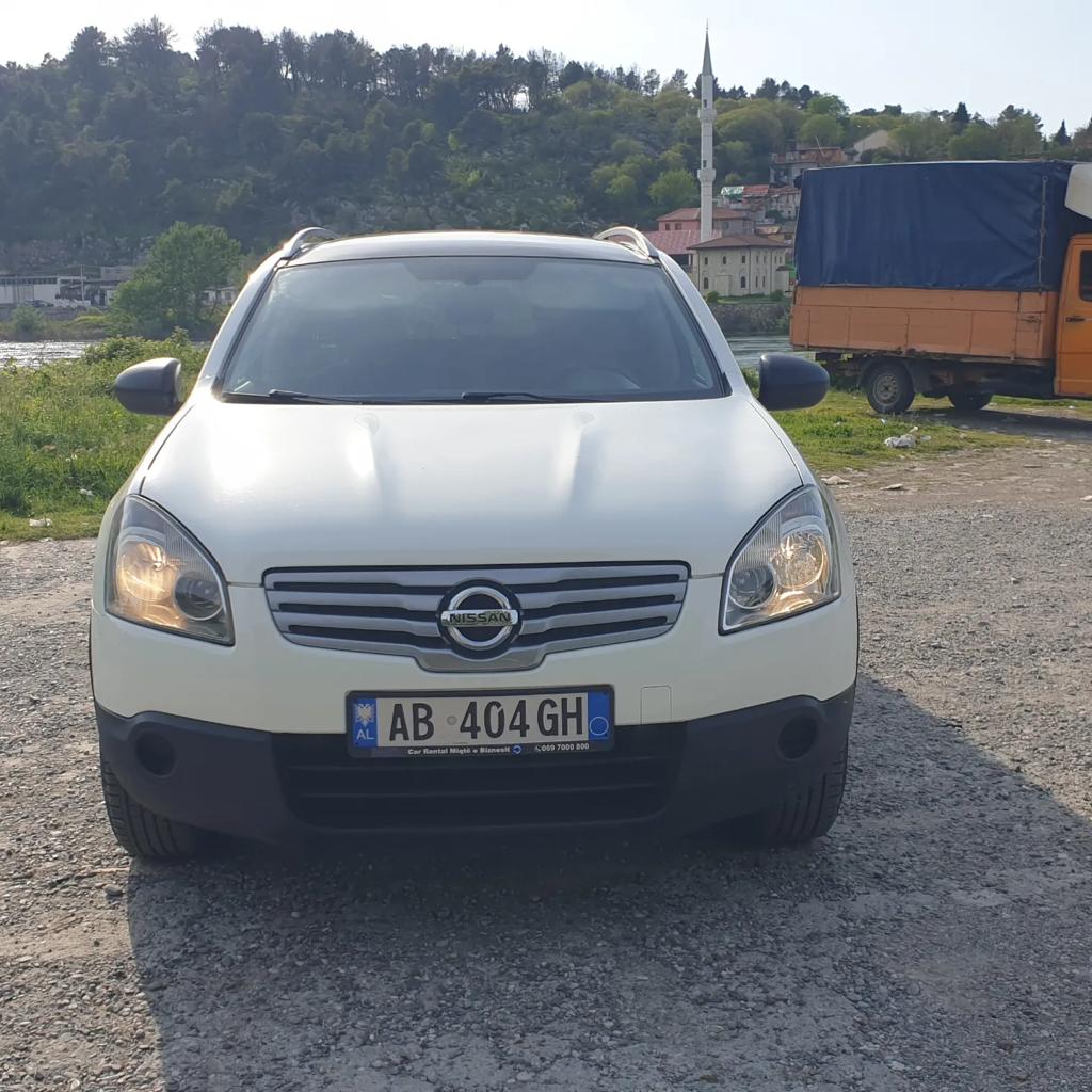 MOMACARs Rental photo 4