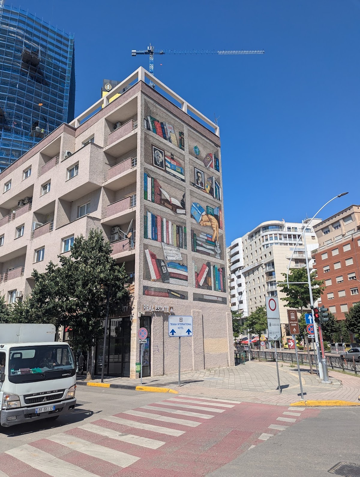 Elisabet Tirana photo 5