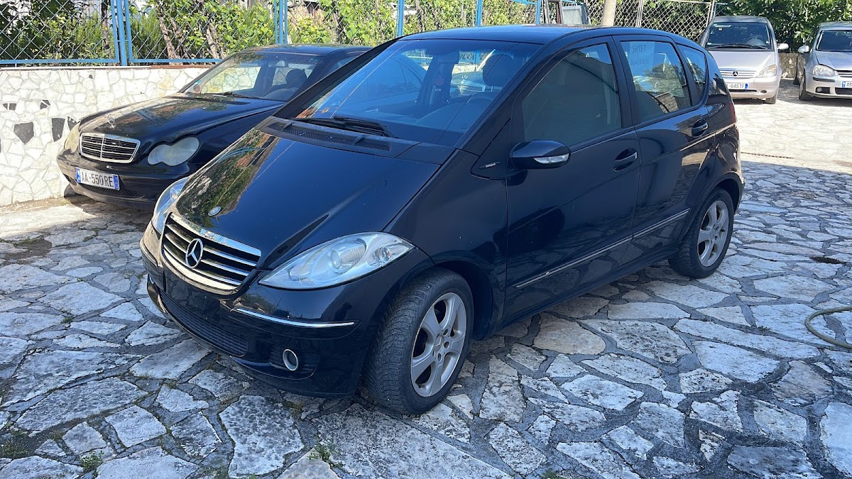 Rent a car unik Makina me qera