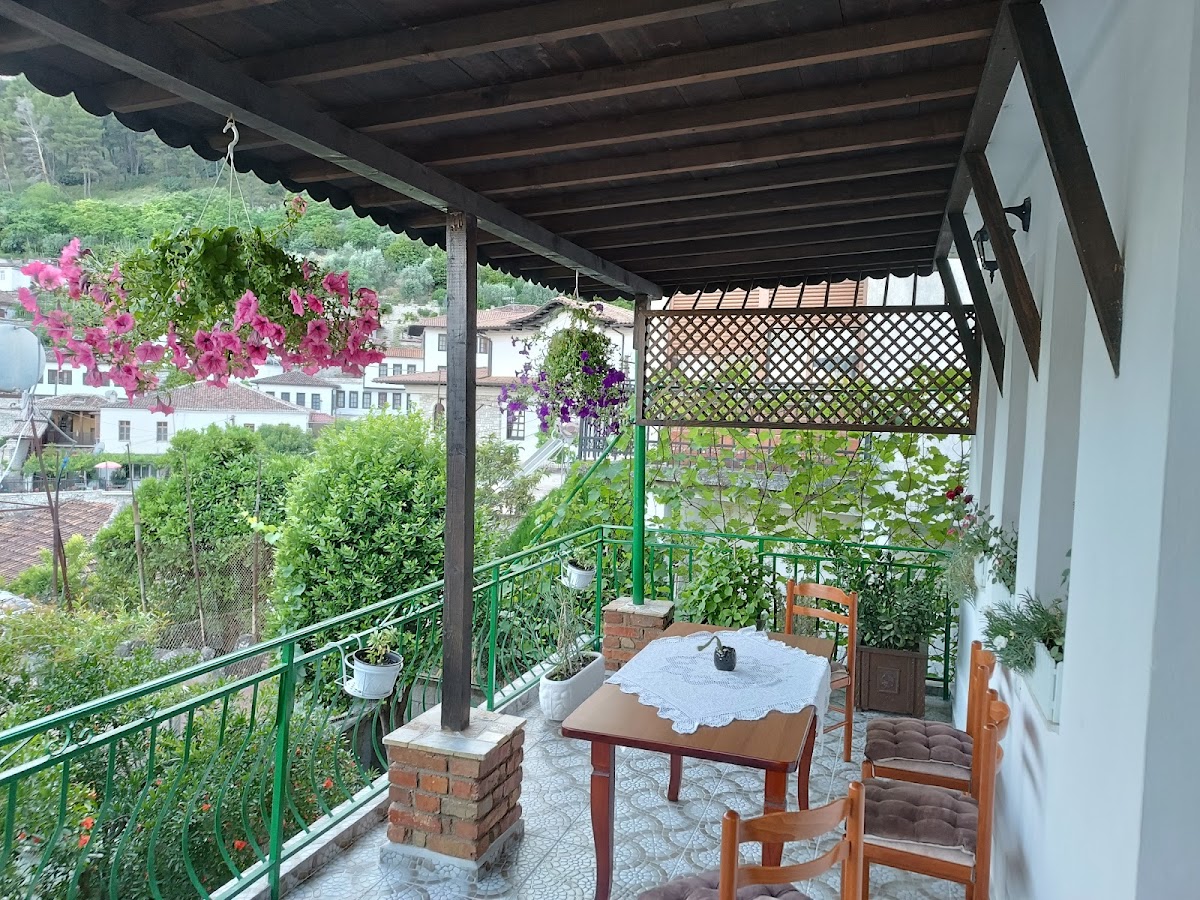 Guest House Baba Lluka