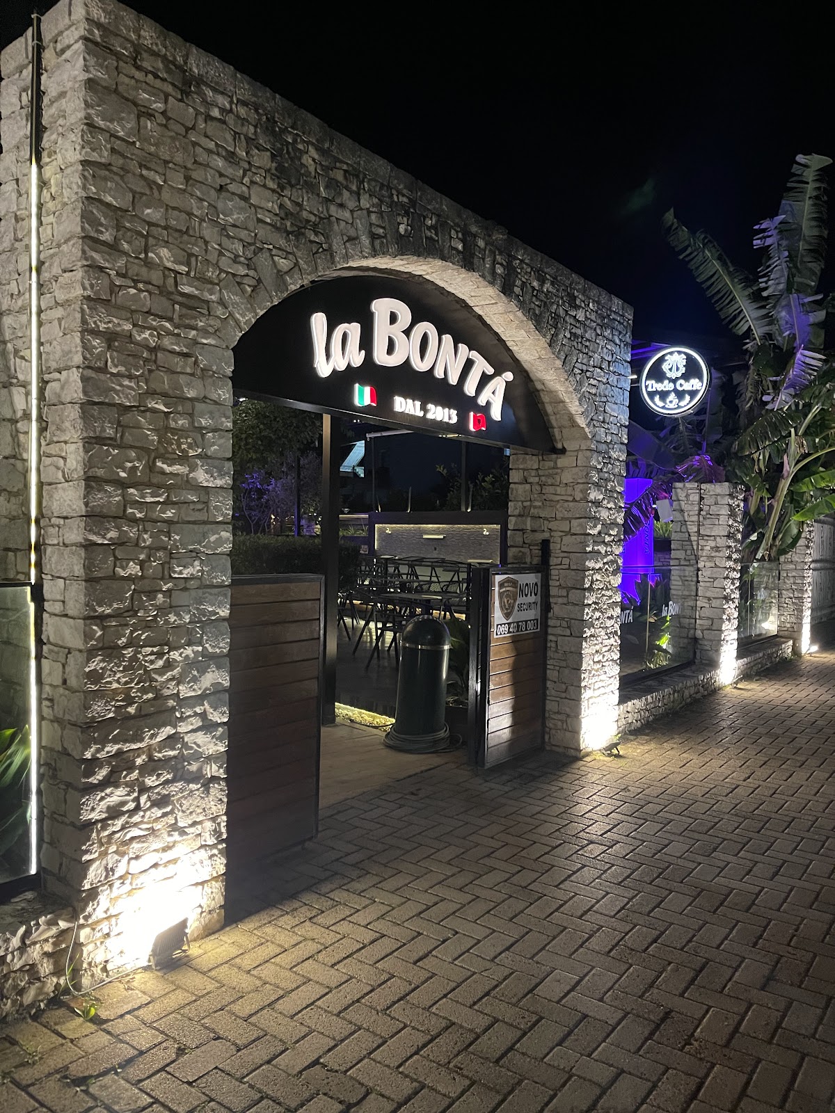 La Bontà Ristorante Pizzeria photo 3