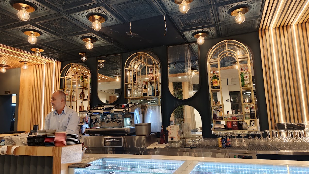 White City Hotel photo 3