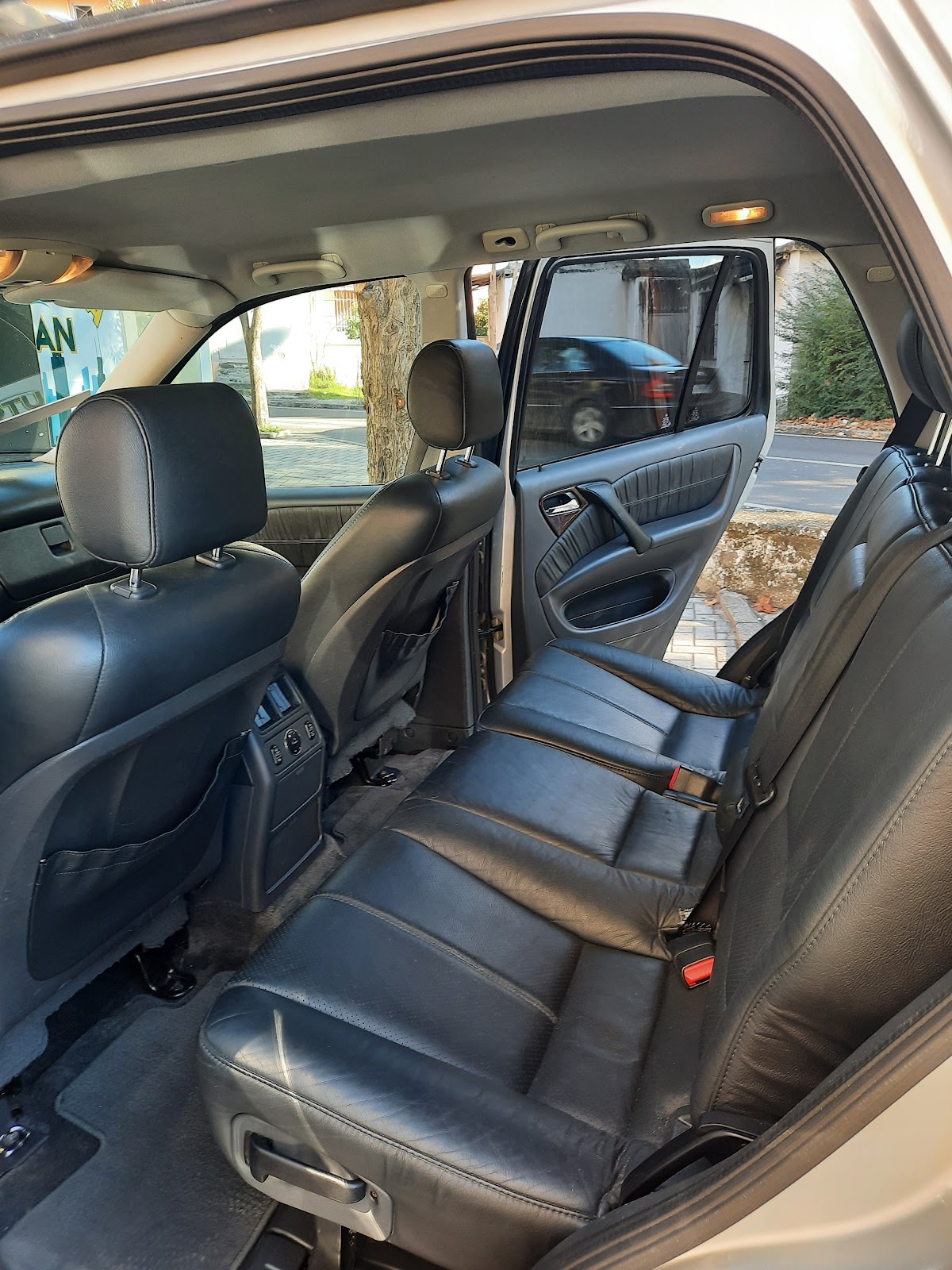 Auto Roan Rent Car