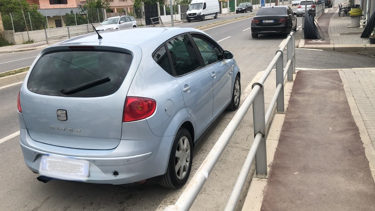 Sterna makina me qera rent a car rental noleggio auto Autovermietung Alquiler de coches wynajem samochodów