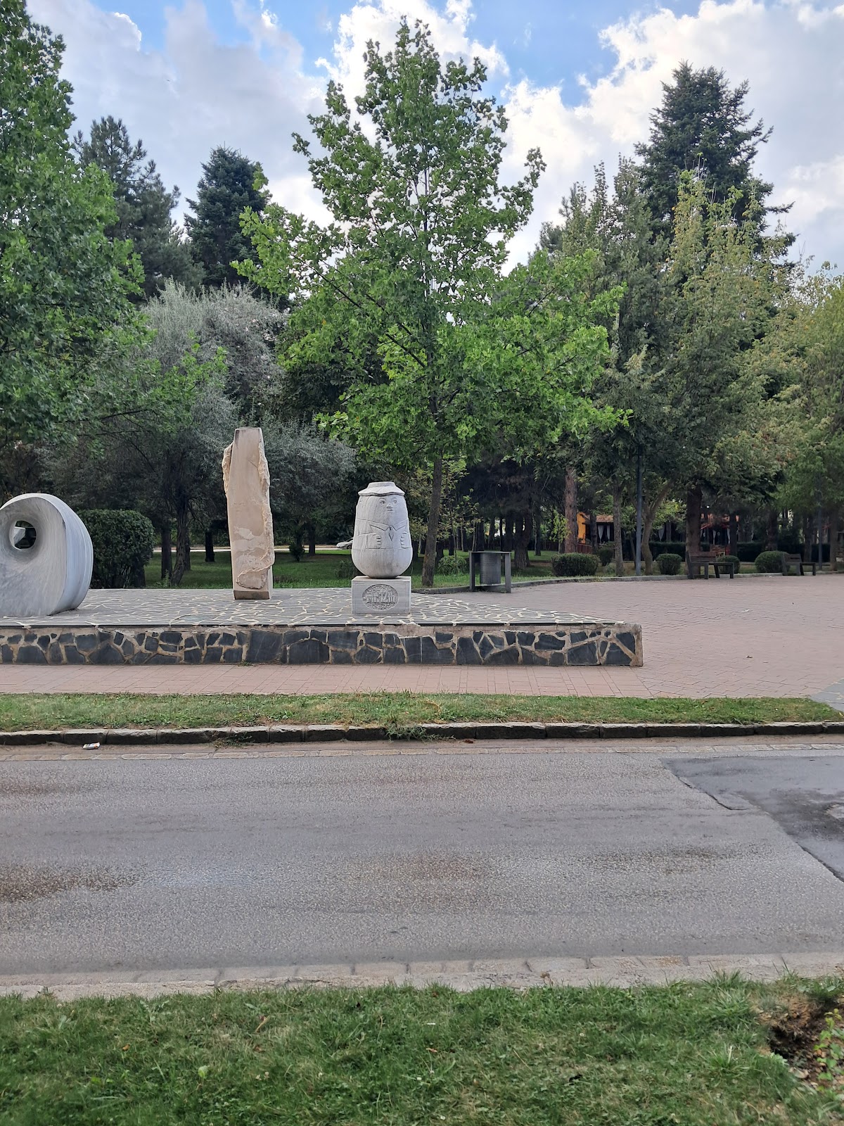 Monumentet e Gurta photo 2