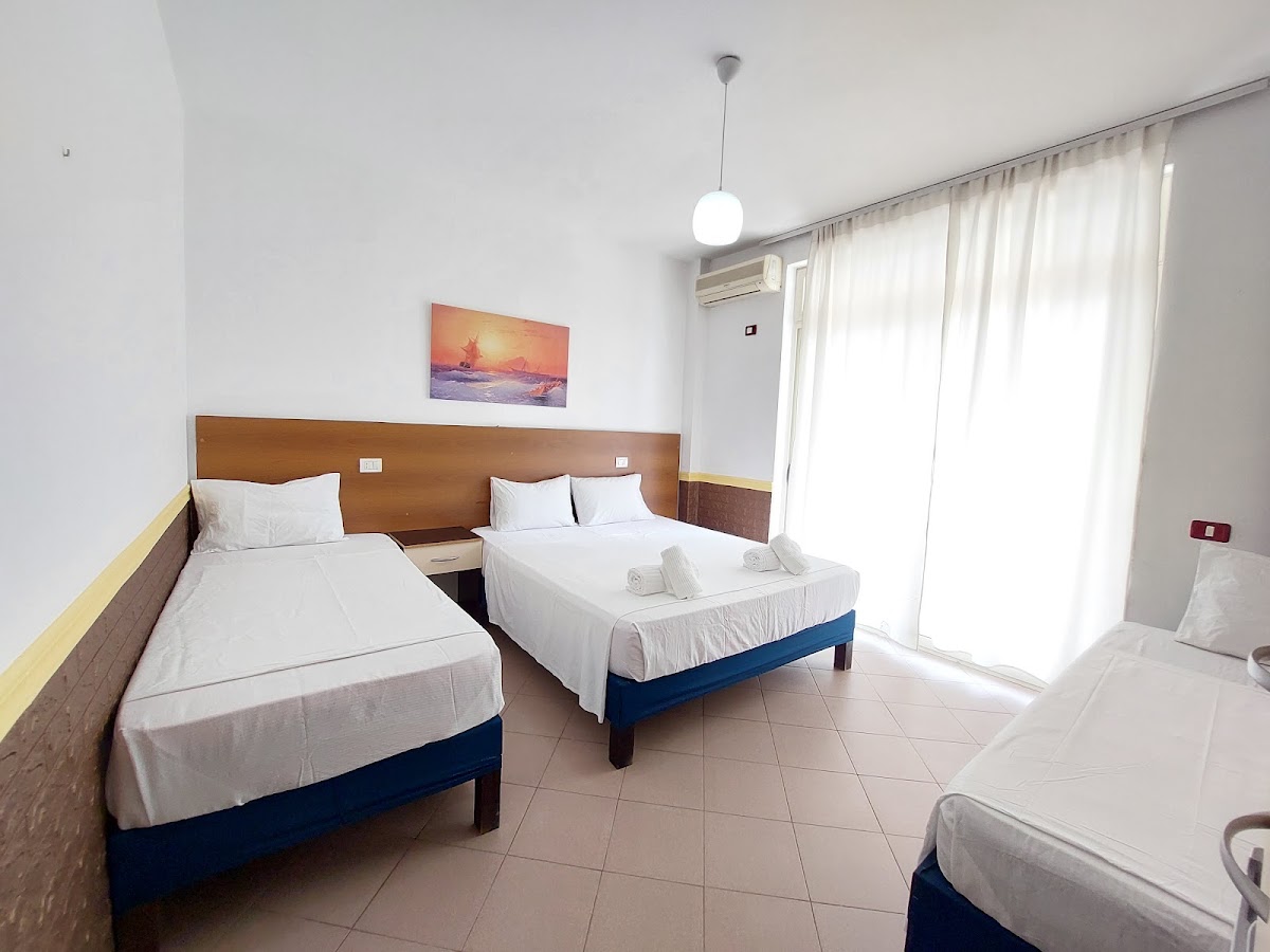 Hotel Nacional Durrës photo 2