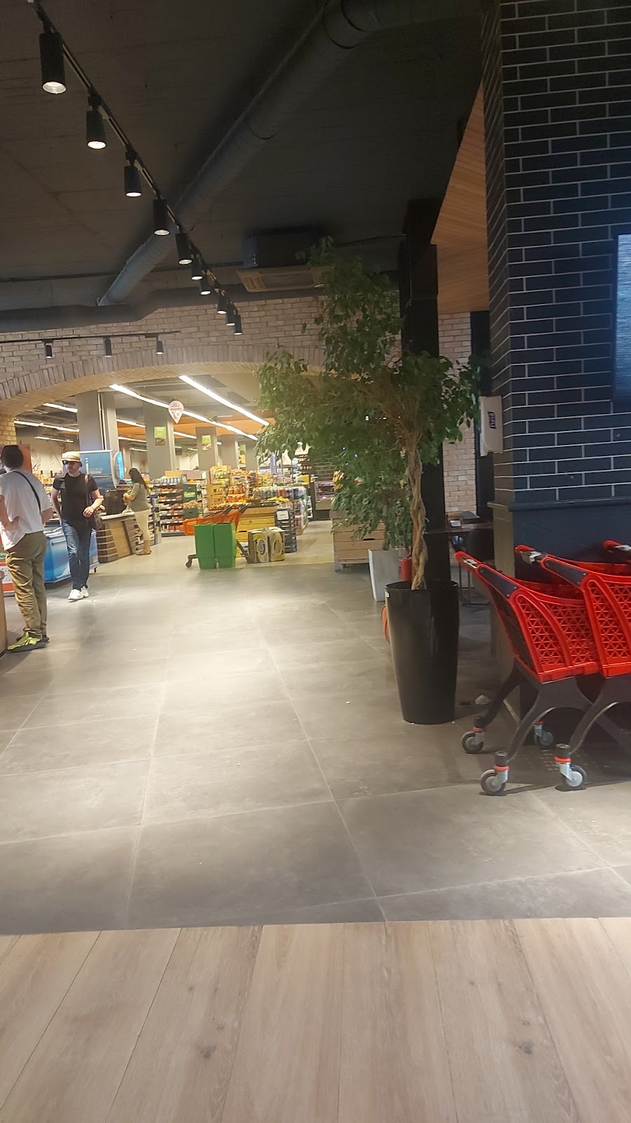 Meridian Express — Cafés in Prishtinë