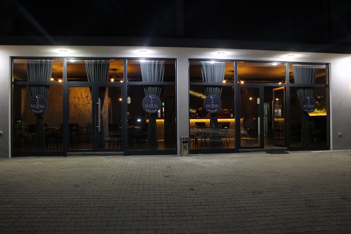 Moon Caffe & Bar photo 2