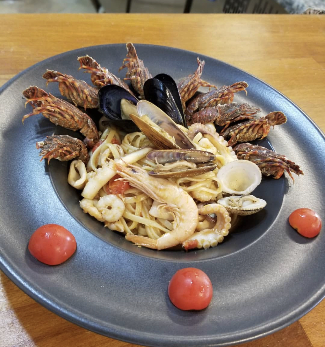 Bar Restorant Pizzeri Troplini photo 2