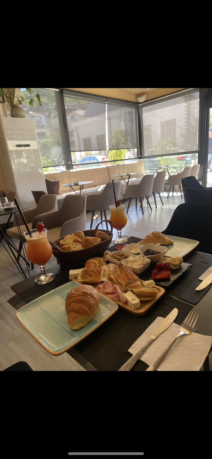 Es cafe lounge photo 3