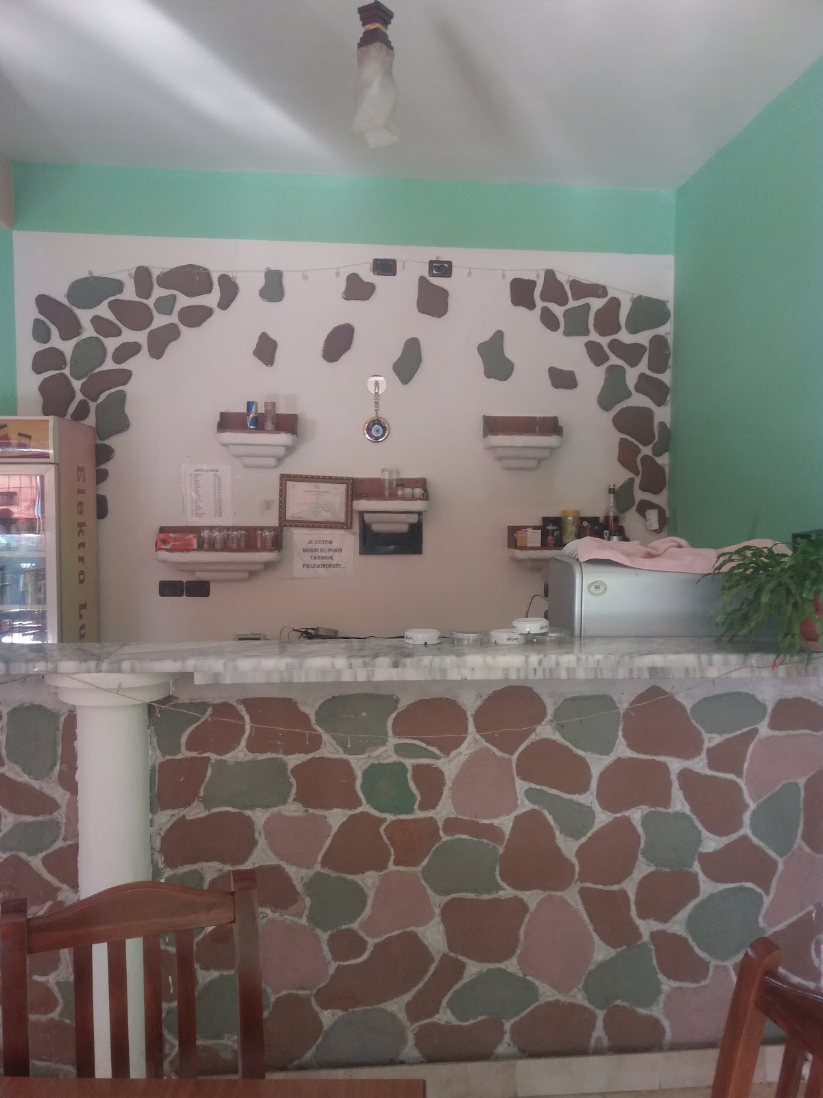 Bar Kafe Mengël