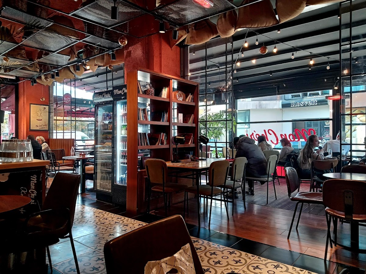Mon Cheri Coffee Shop Elbasan photo 3