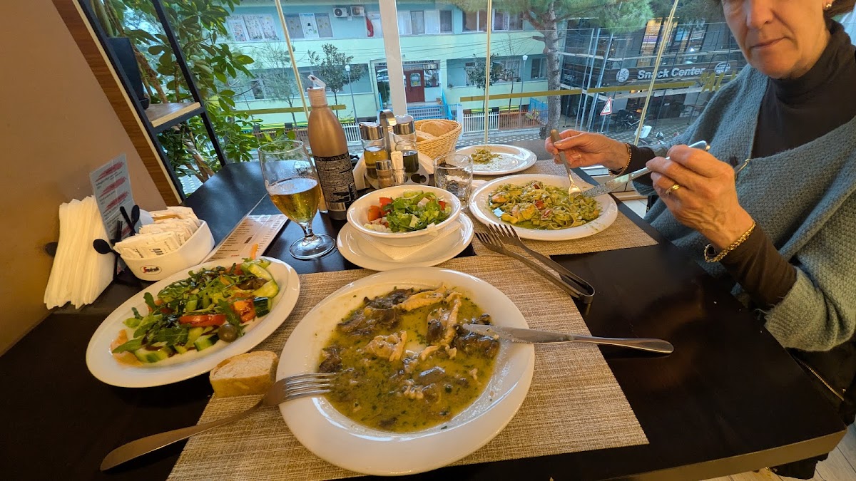 Bar Restorant Pastiçeri Besëlidhja photo 2
