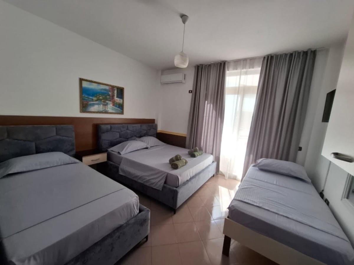Hotel Nacional Durrës photo 4