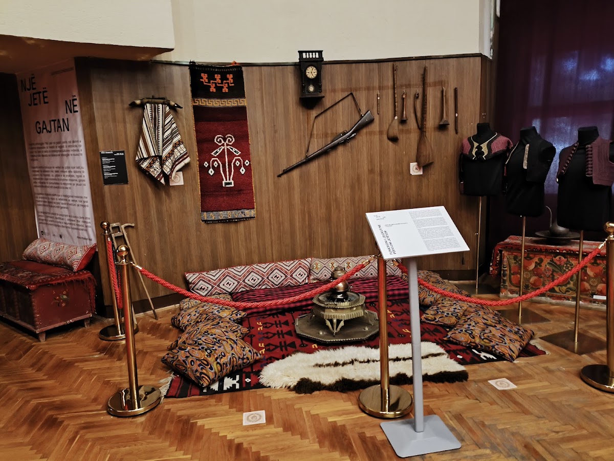 City Museum of Mitrovica — Atraksione në Mitrovicë — photo 3