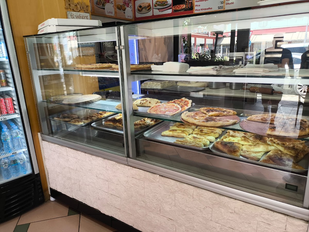 Byrek Shtëpie & Pizza Parku photo 4