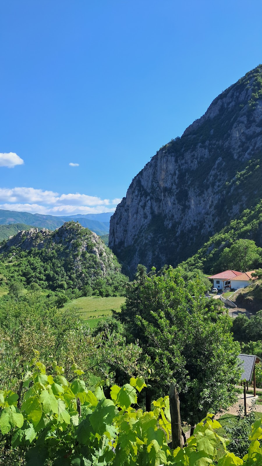 Guri i Borjes Mirake