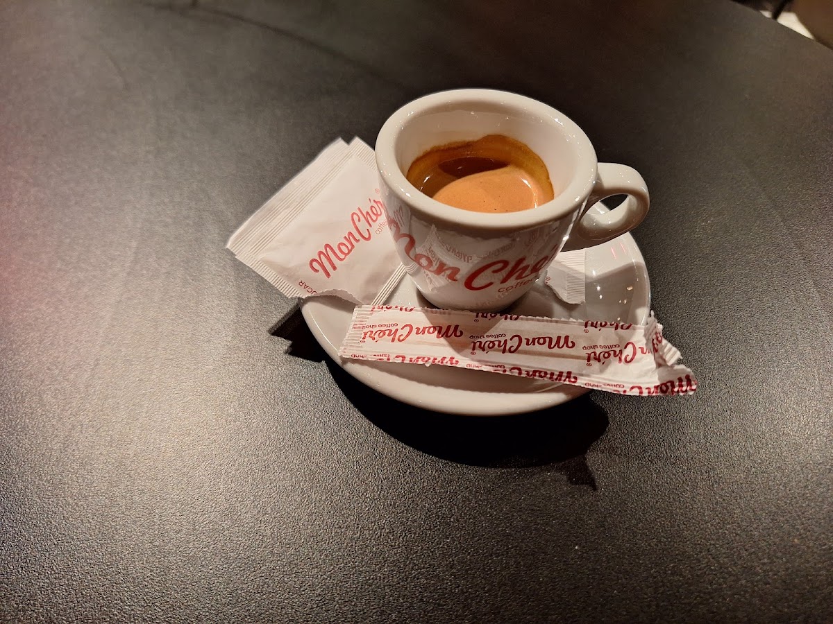 Mon Cheri Coffee Shop Elbasan photo 2