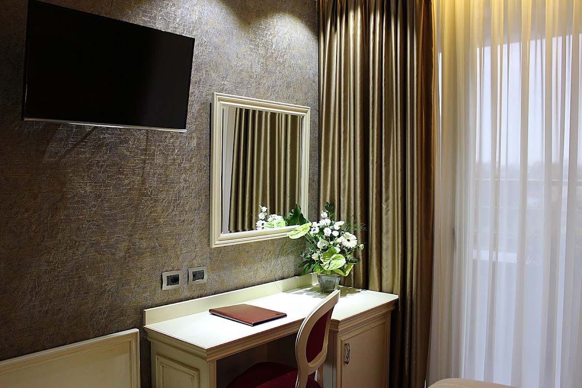 Grand Hotel & SPA Tirana photo 4