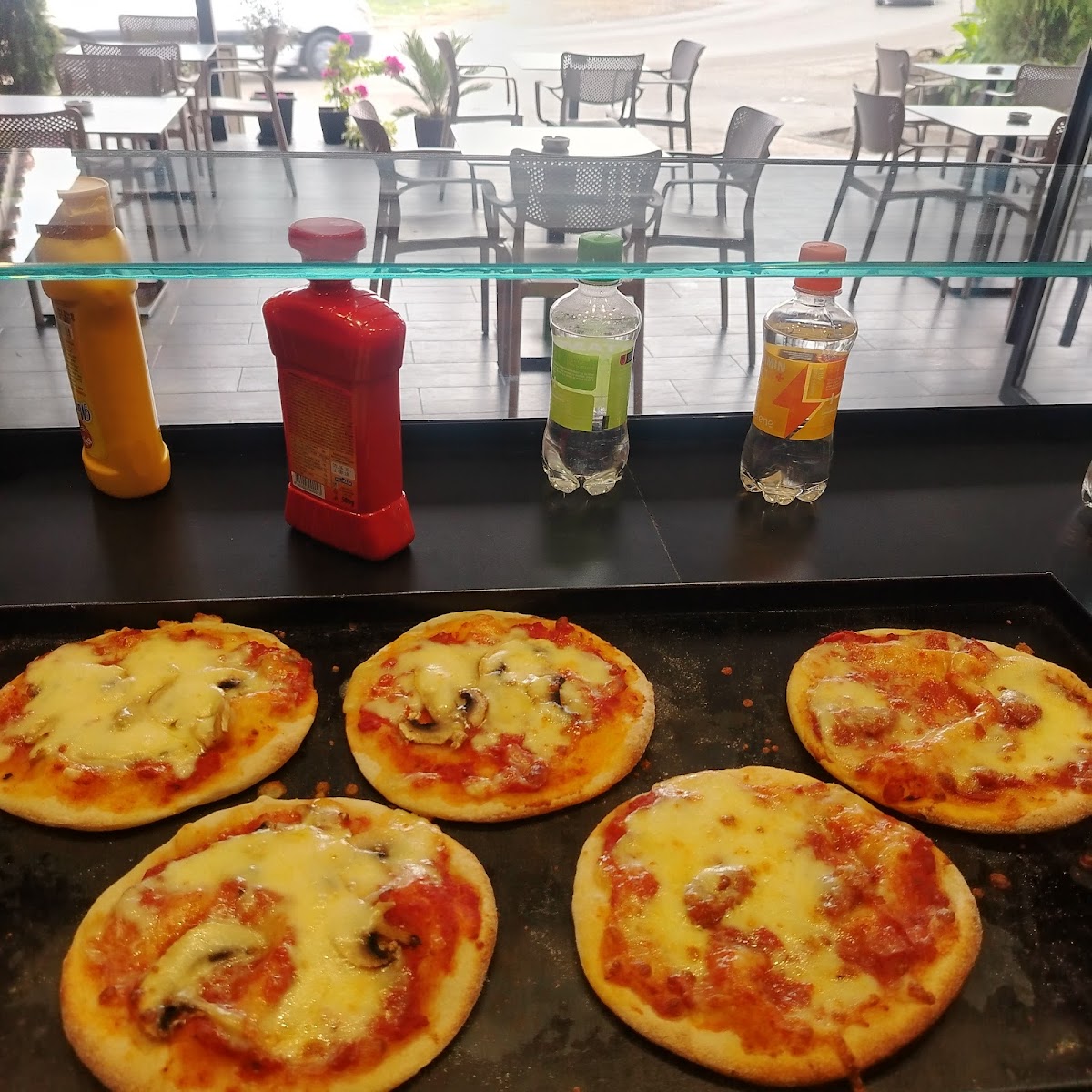 Metro Café & Food