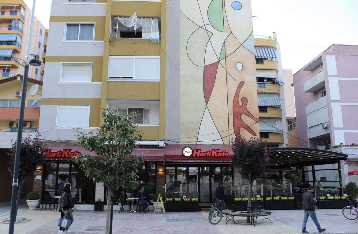 Harli Kafe - T3