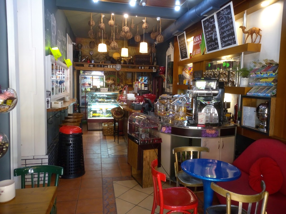YXHA Coffeeshop photo 2