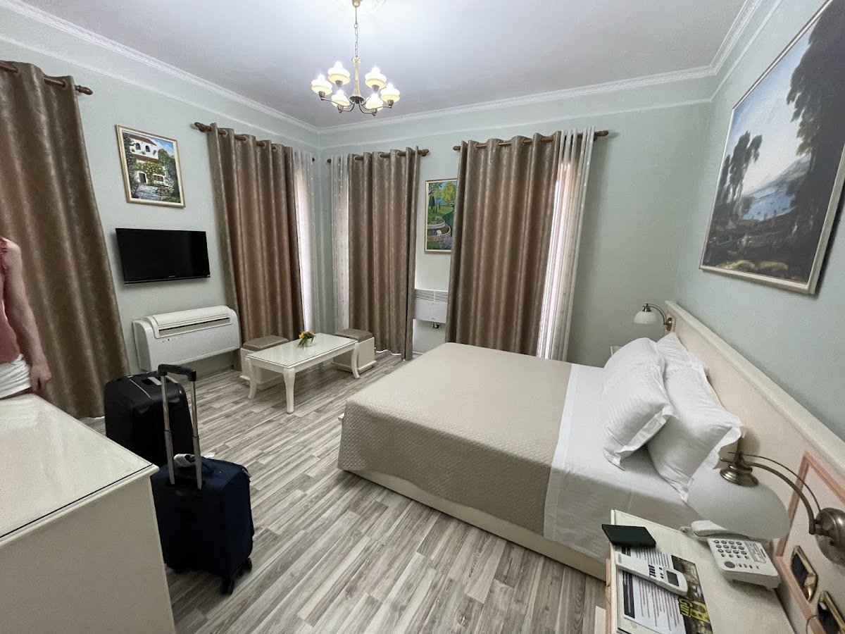 Guri Hotel photo 2