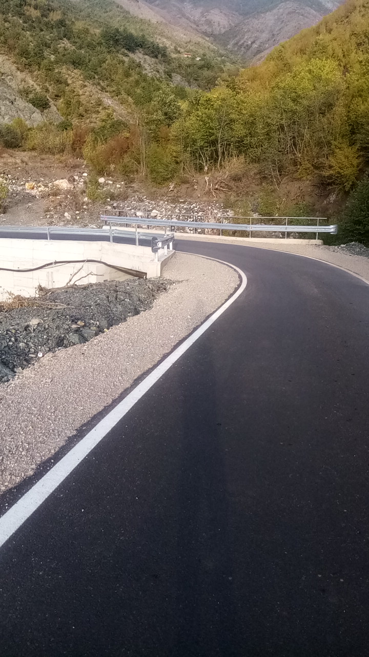 Ura e Gurrës, Polis photo 5