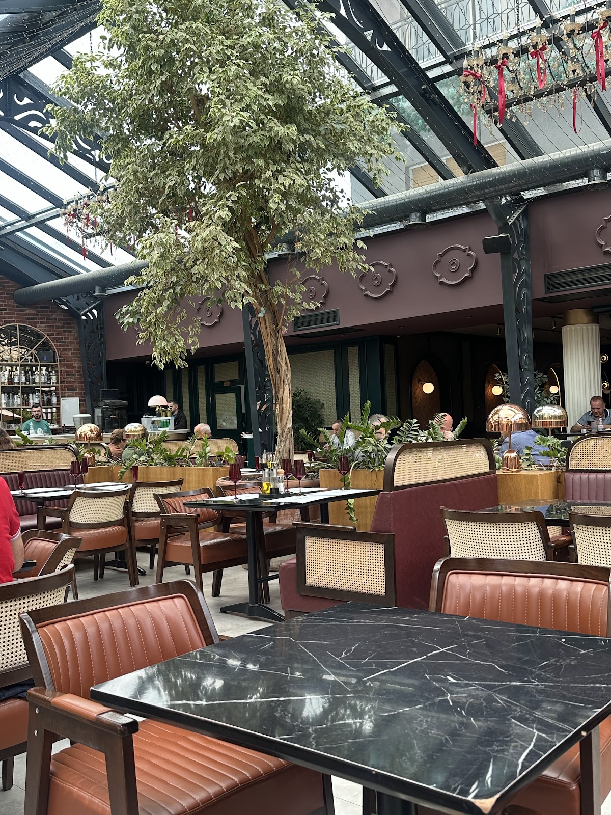 Friends Lounge photo 3