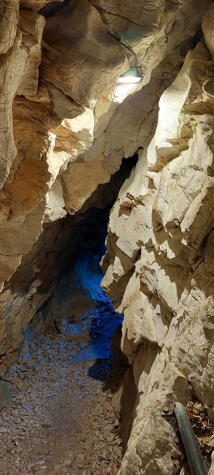 White Drin Waterfall, Sleeping Beauty Cave, Peja — Atraksione në Pejë — photo 3
